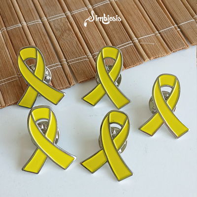 Pin lazo amarillo