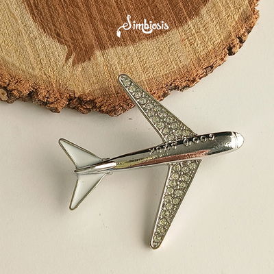 Avion plateado