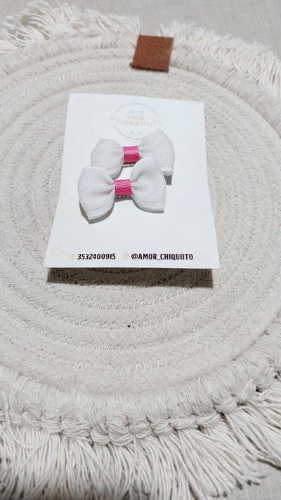 HEBILLITAS MOÑITOS MUÑECA