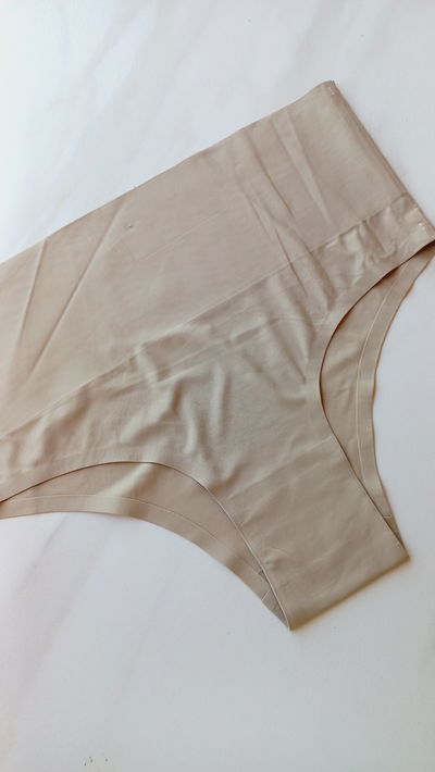 Vedetina sin costura TIRO ALTO nude