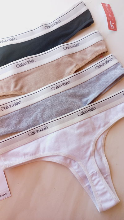 Colaless Calvin Klein