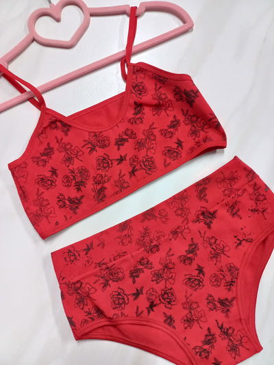 Conjunto de nena rojo