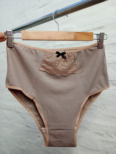 Vedetina tiro alto XL nude