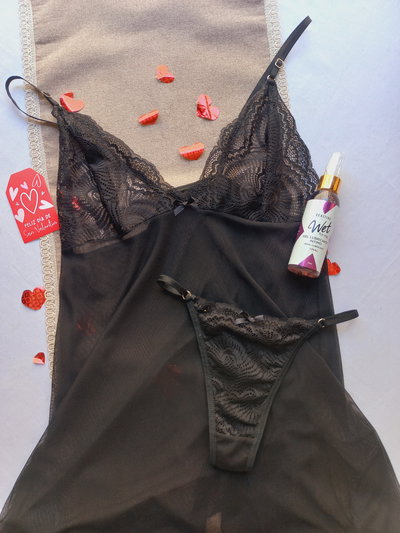 Babydoll con colales regulable negro + lubricante anal 75 ml