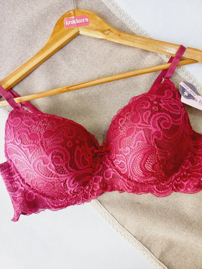 Corpiño armado con puntilla