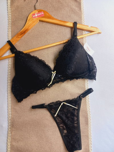 Conjunto taza soft encaje negro