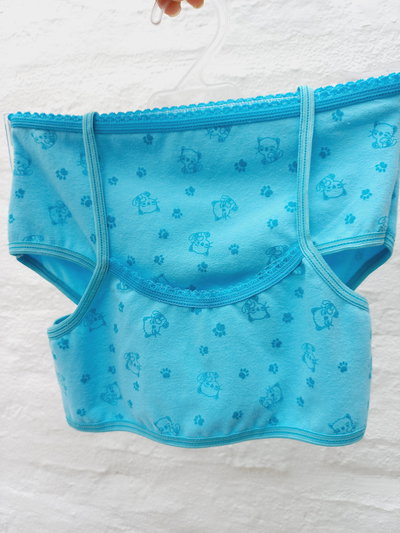 Conjunto de nena celeste