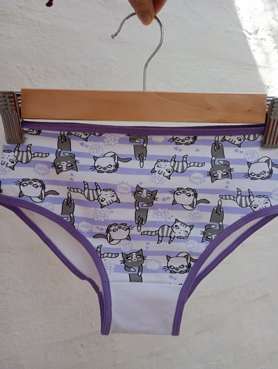 Bombacha de nena de algodón estampada lila