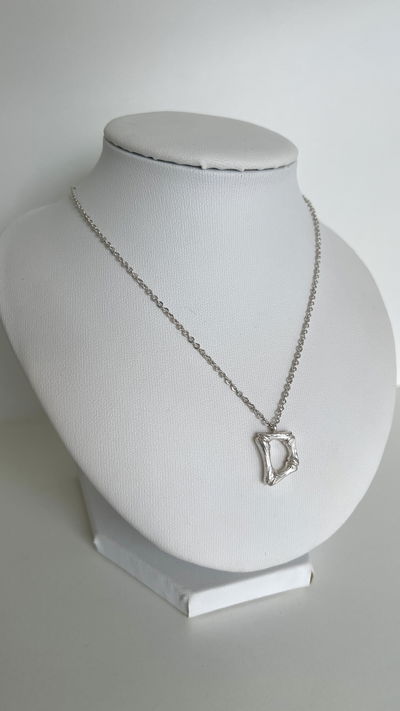 Collar inicial