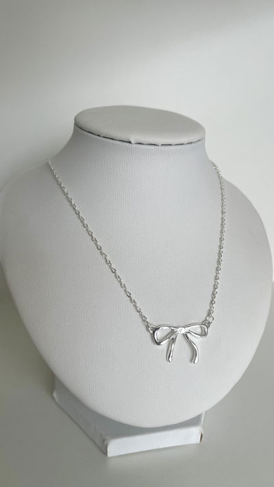 Collar coquette 