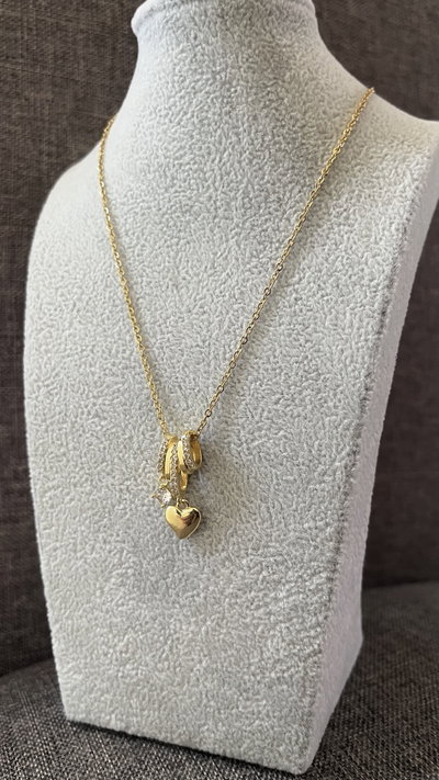Collar gold heart