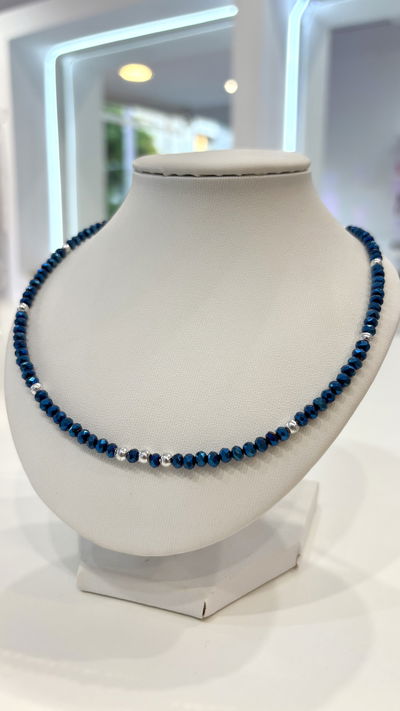 Collar blue