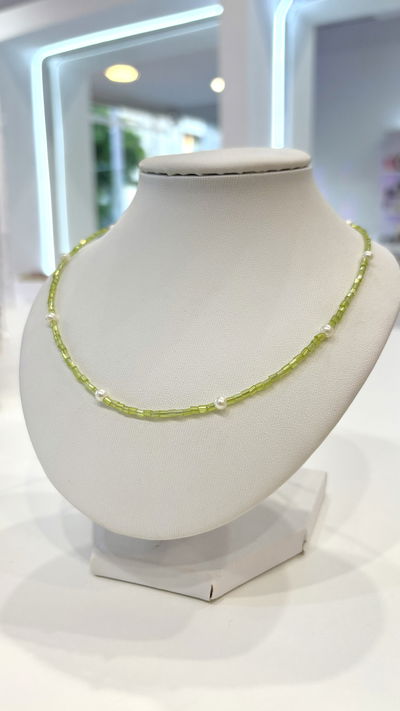 Collar green