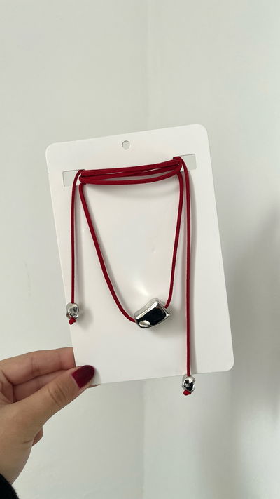 Choker red