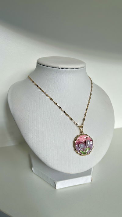 Collar bloom
