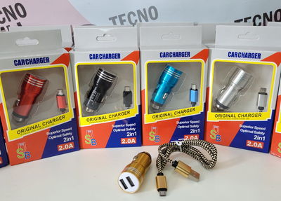 CARGADOR DE AUTO 2 EN 1 2.0A