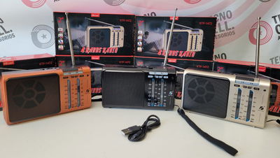 RADIO 4 BANDAS RECARGABLE CON LINTERNA