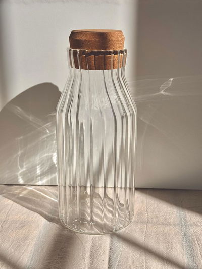 BOTELLA A RAYAS TAPA CORCHO