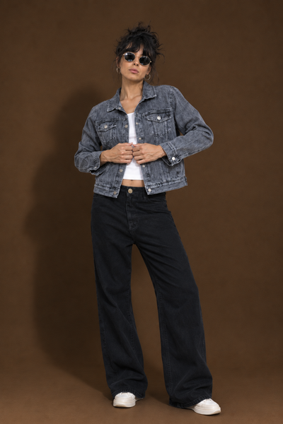 Campera de jean clásica rígida