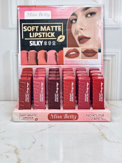 Labial en barra matte miss betty