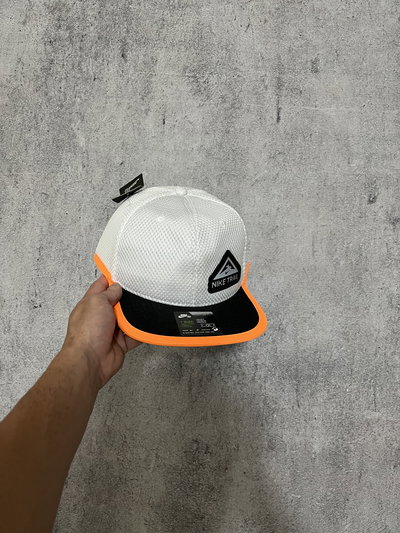 Gorra Nike Trail