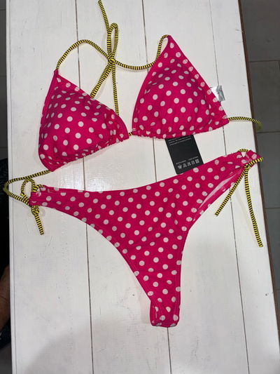 Bikini triangulito con tazas removibles - Fucsia con lunares talle L