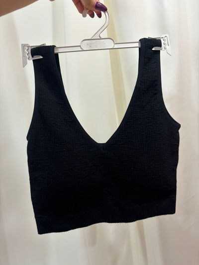 Top CAPICUA negro escote en V- talle L/XL