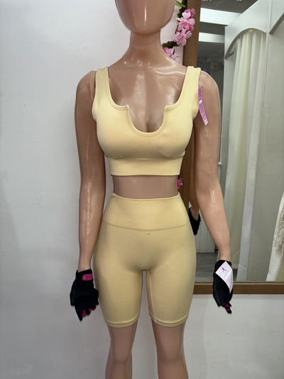 Conjunto seamless short sin frunce + top - morley elastizado premium | vainilla🍦🍨