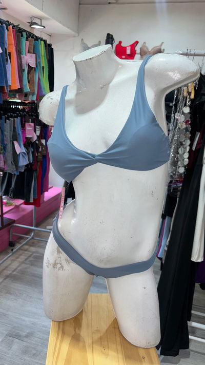 Bikini triangulitos con tazas removibles + colaless| celeste 💙