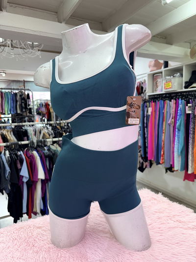 Conjunto mini short con frunce + crop top |verde ingles 