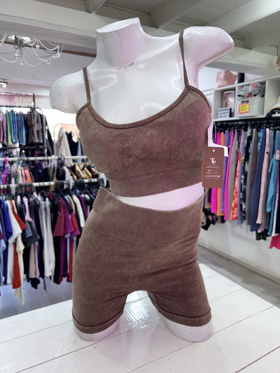 Conjunto top con broche + short frunce clásico | chocolate