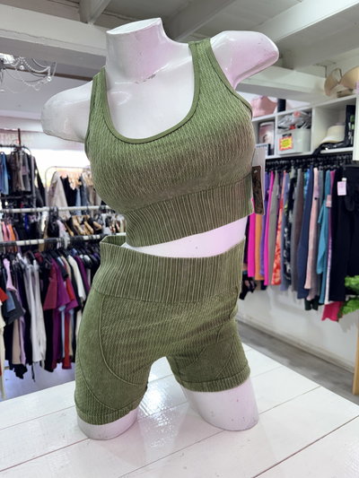 Conjunto Short con Frunce + Top espalda abierta | verde prelavado