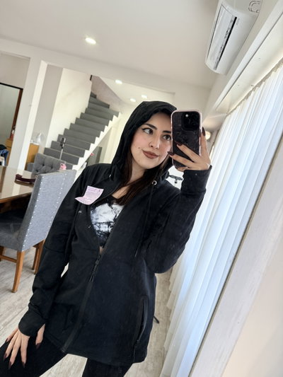 Campera suelta frisada con dedal | negro 