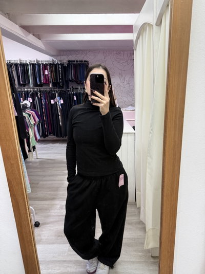 Jogging frizado baggy con regulador | negro  
