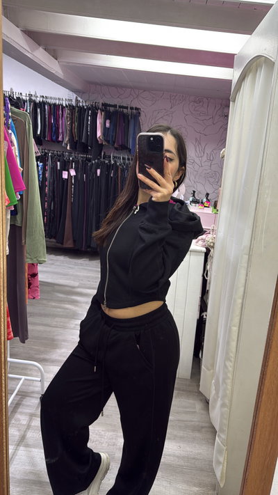 Campera tipo corset con capucha | negro 