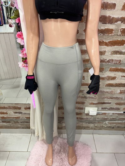 ⚪🖤 Calza con Frunce VICBLACK Original – Gris Piedra 🖤⚪