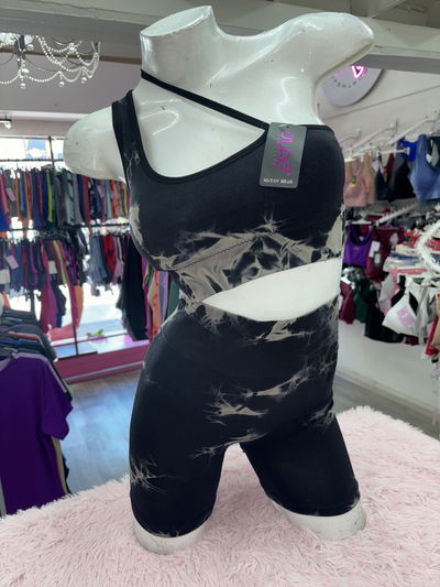 Conjunto top cruzado + short frunce | negro batik 