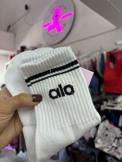 🏋️‍♀️ Medias Deportivas Altas – Varios Diseños - Alo 🏋️‍♀️