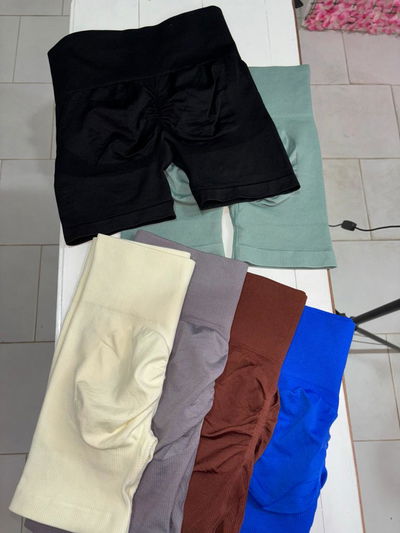 Short LEVANTA COLA importado - talles S/M - L/XL - colores lisos