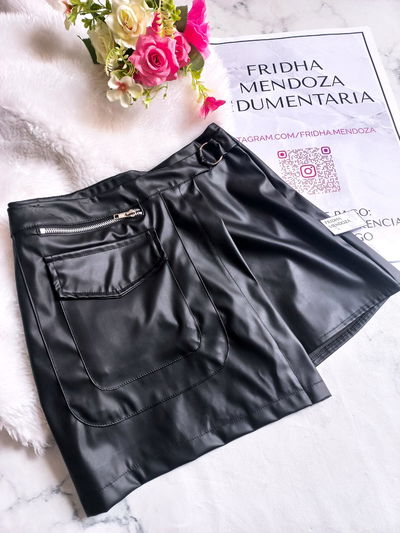 Falda ecocuero BELLA / Talle 40