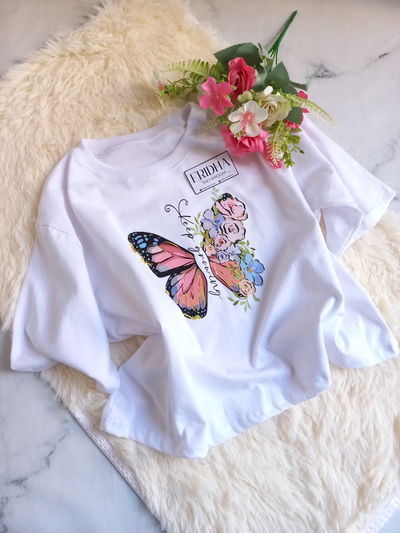 Remera ESTAMPADA | Mariposa