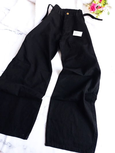 BAGGY BLACK