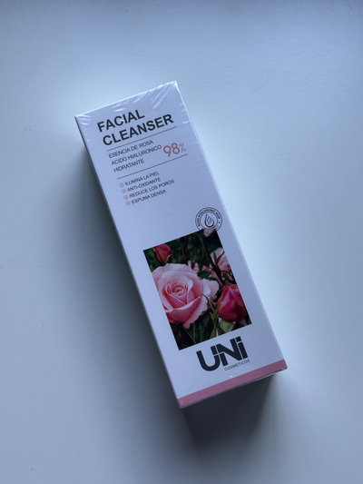 Exfoliante facial de rosas uni 