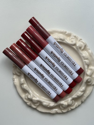 Delineador de labios/ labial mate 