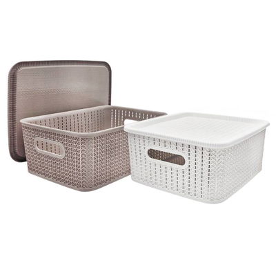 Canasto con tapa de plástico simil ratán.