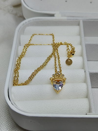 Conjunto de acero dorado