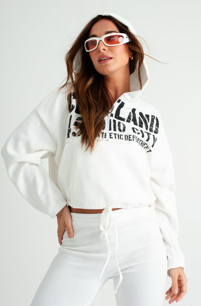 BUZO CROP CON CAPUCHO "CLEVELAND"