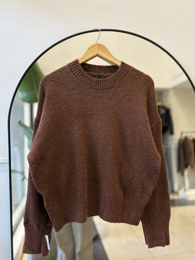Sweater Essential (4 colores)