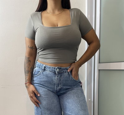 Remera escote espejo