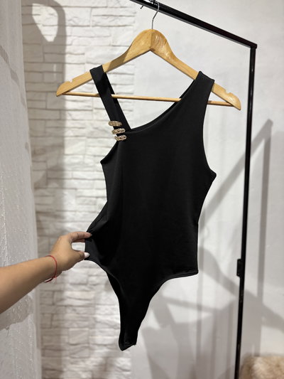 Body hebilla dorada